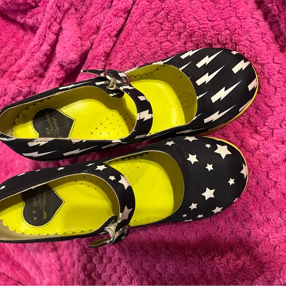 **SNEAK PEEK** Hot Chocolate Design shoes. - Picture 8 of 9